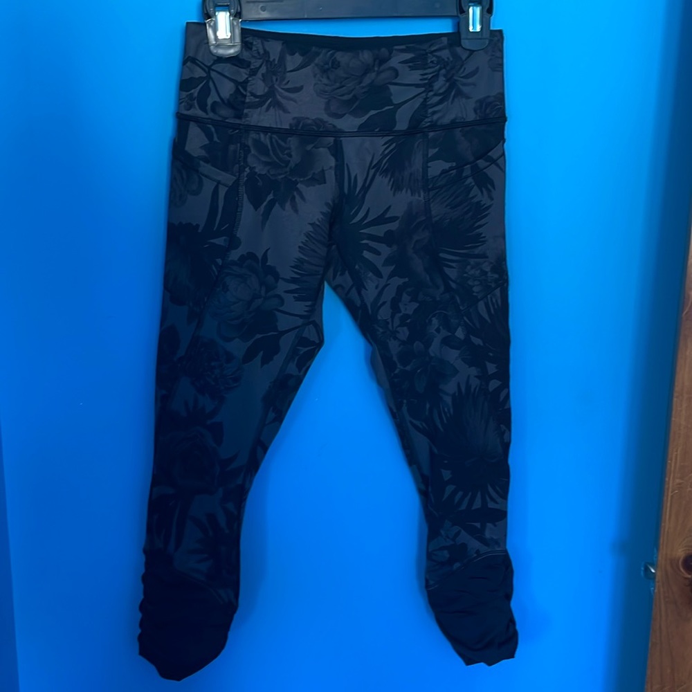 Lululemon floral pattern crops black and dark grey. Size 6